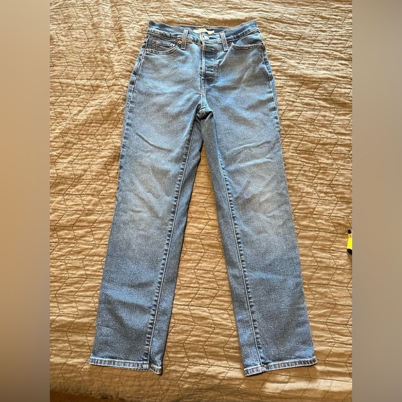 LEVI’S WEDGIE STRAIGHT FIT WOMEN'S JEANS. BUTTON FLY - Picture 2 of 9